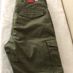 Levi’s Pant, cargo, olive green/ kaki, size W29 L 30